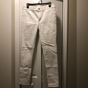 American Eagle white jeans Super super stretch!